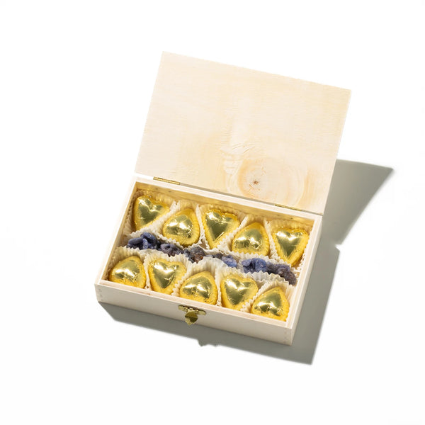 DEMEL デメル　CARAMEL & HIMBEERHERZEN Caramel Hearts in a Wooden Box – Demel Wien